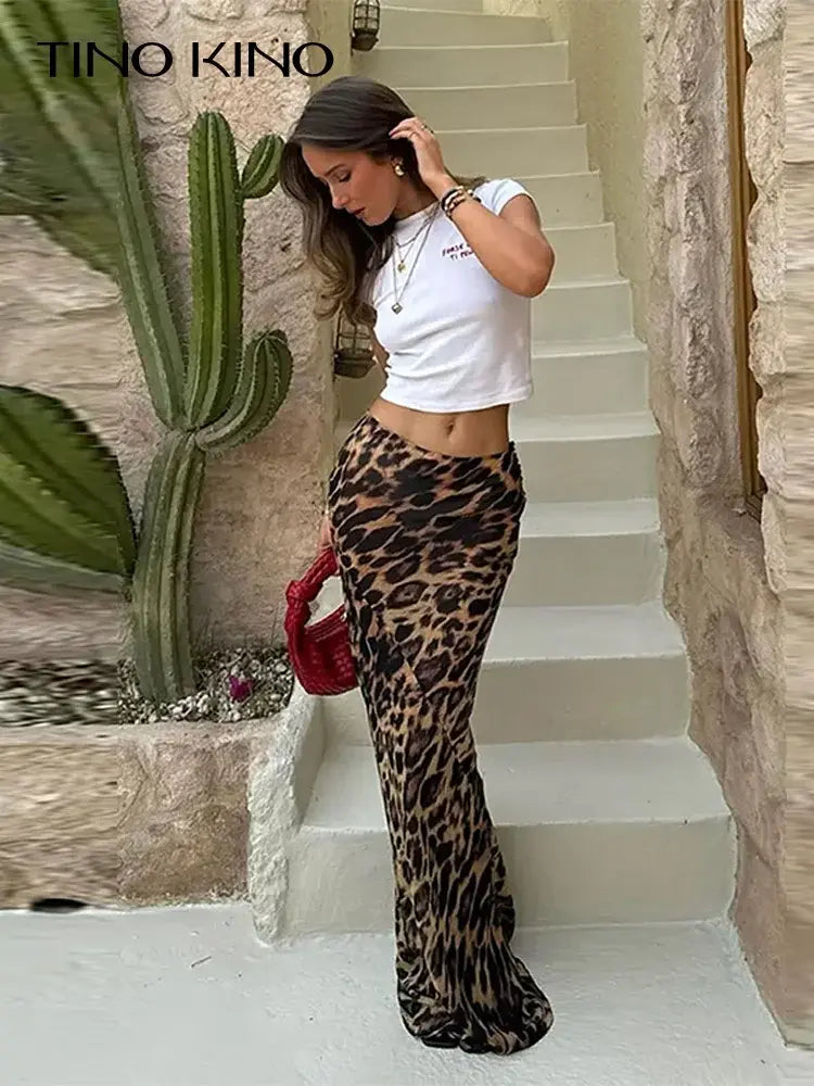 Chic Leopard Slim Skirt