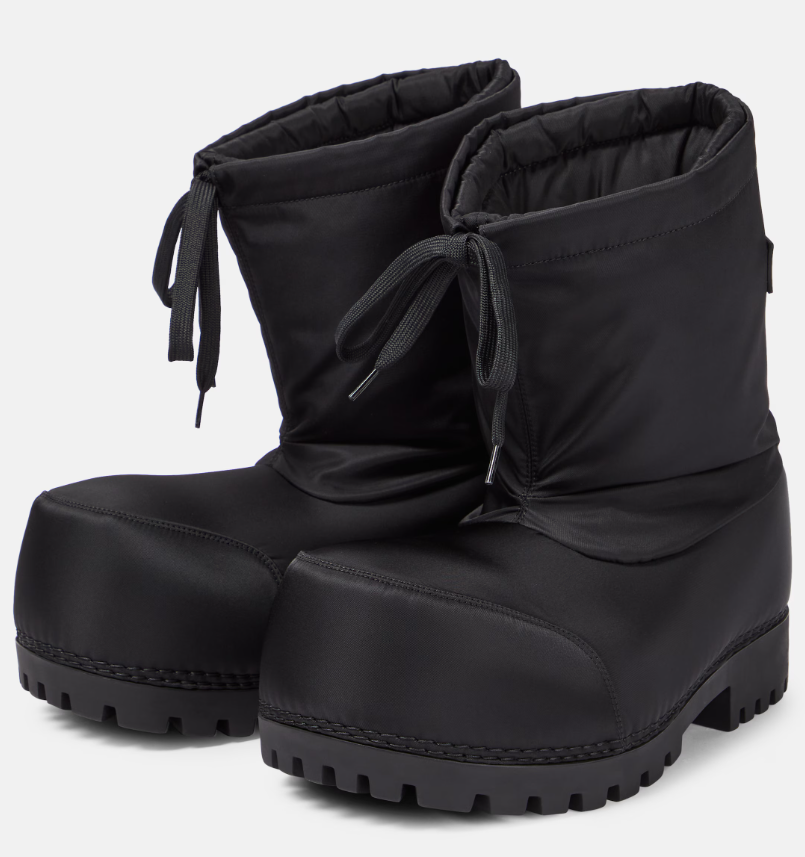 Balenciaga Alaska Low Snow Boots In Black