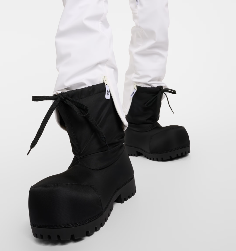 Balenciaga Alaska Low Snow Boots In Black