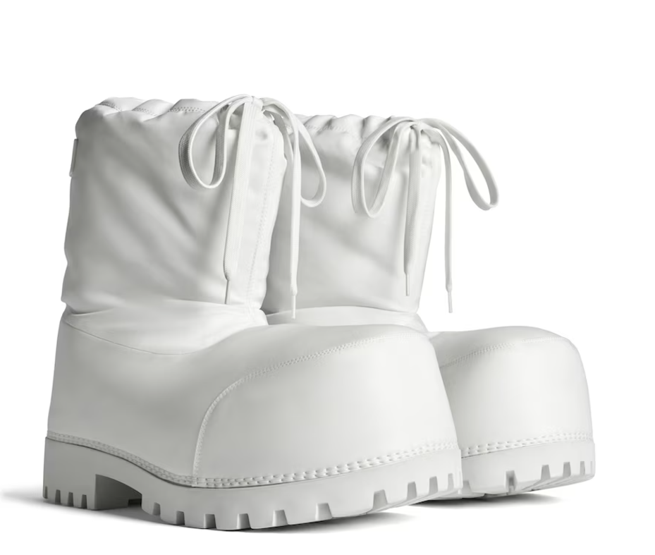 Balenciaga Alaska Low Snow Boots In Black